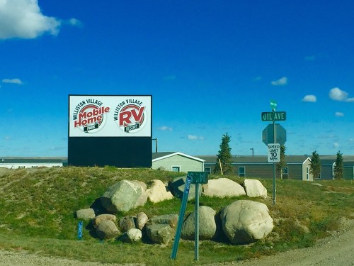 Williston Village Mobile Home Park, Williston, ND — photograph 17 of 25